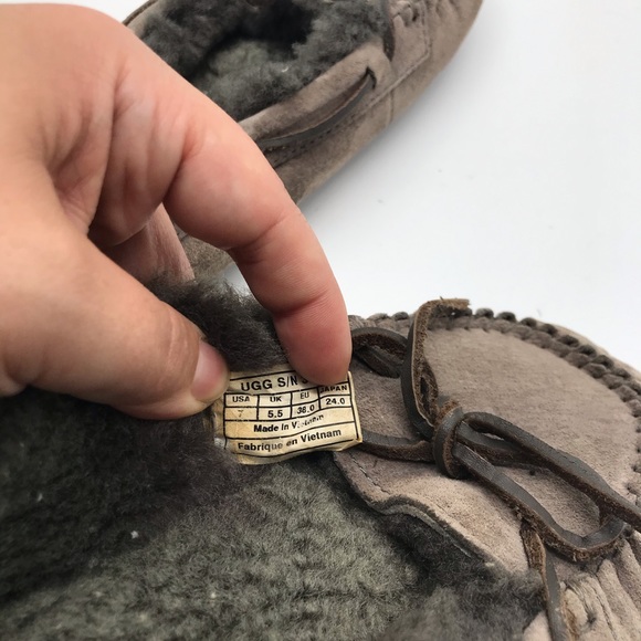 Uggs flats size 7 brown - Picture 5 of 5